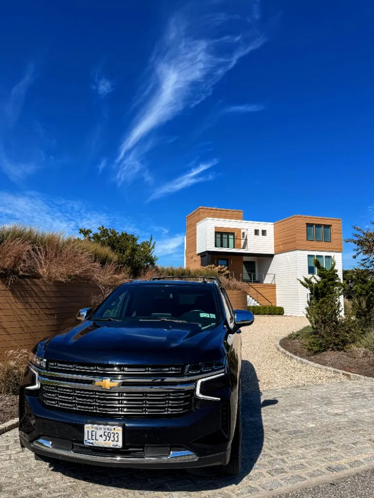 Luxury seasonal chauffeur transport between NYC and the Hamptons East End